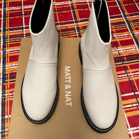 Matt & Nat White Mira Boots - Picture 2 of 7